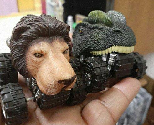 Lion car .. alligator car