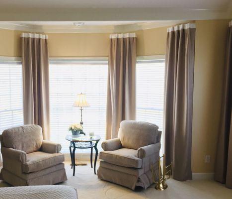 Innovative corner panels suspended no visible hardware