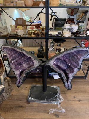 This is a 250 pound amethyst very strong and positive effective in several ways and directions