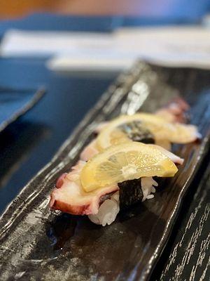 Octopus nigiri