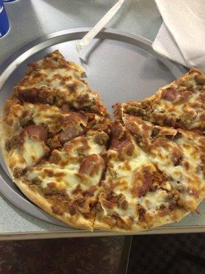 Heavyweight pizza! Amazing!! So yummy!!! Prices are just right too!