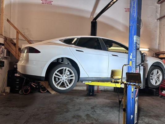 Rear struts replacement