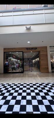 Closed in the middle of the day