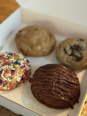 Chip Flip box of Fan Favorites