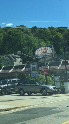 Hudson Gas -- 27 Washington Street / Route 85, Hudson Storefront