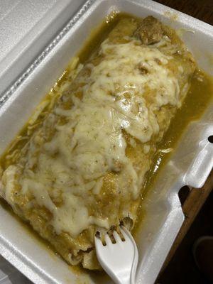 Chile verde wet burrito