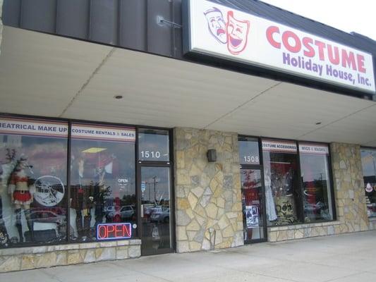 Costume Holiday House