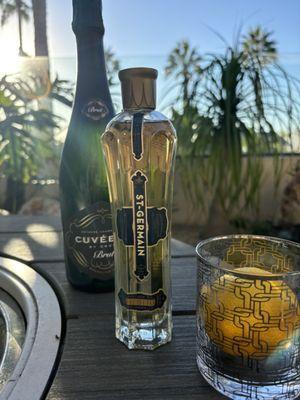 The main ingredients for a St Germain spritz!