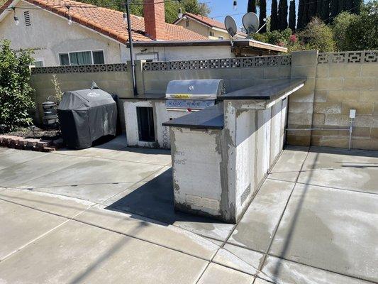 Bbq grill counter install. Granite.