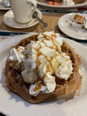 They have a harvest menu ...I had the pumpkin waffle whipped cream and a scoop of vanilla ice cream drizzled with caramel! Omg!
