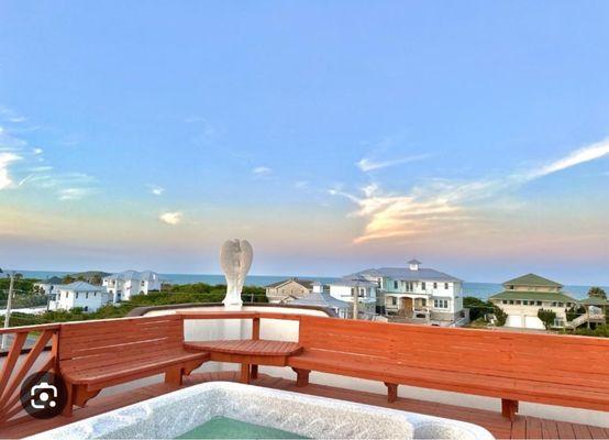 The room I reserved stated it came with a hot tub, but was told this room does not exist after we were put in the wrong room.