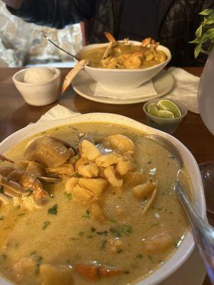 Sopa Marinera con Coco