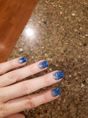 Still do amazing nails! Ask for Hannah.