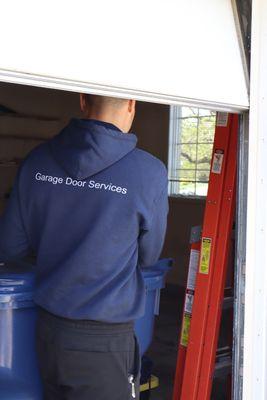 Garage door motor replacement in Des Plaines.
Client's door now runs silently with a new belt-drive opener