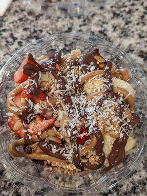 Nutty delight acai bowl (with strawberries instead of apples)