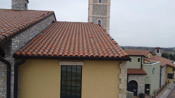 Lee's Roofing & Construction