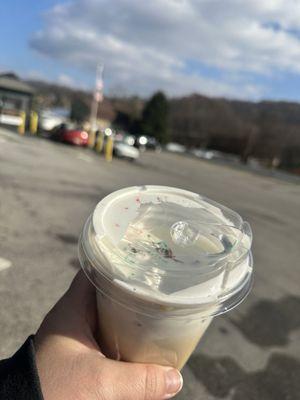 Maple chai with vanilla cold foam