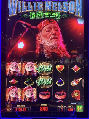 Willie Nelson , Slot Machine , Casino