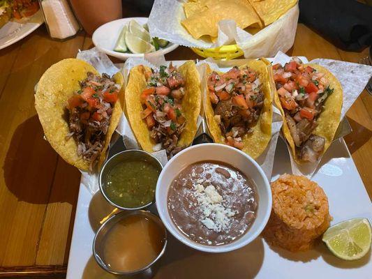 Delicious Tacos De Carnitas