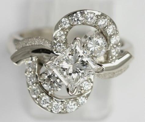 Robert Hunn Jewelers Inc