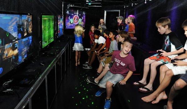 LHC Mobile Game Party makes EVERY birthday party a blast! Kids love battling their friends on 2K, Madden, Call Of Duty and Super Smash Bros!