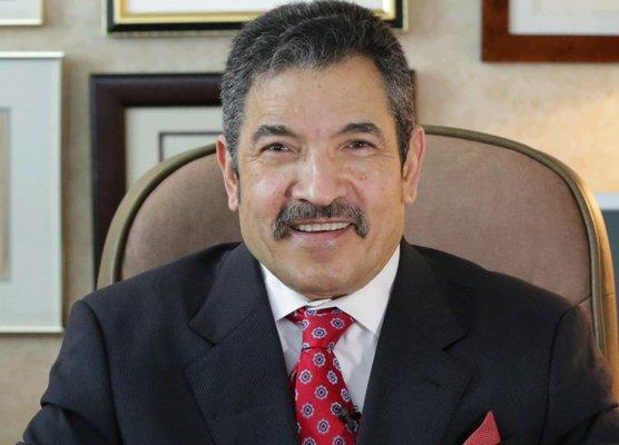 Dr. Magdi Hanafi, MD,FACOG & ,FACS,FICS