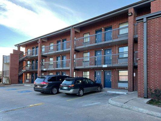 New Six Inn & Suites