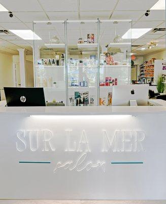 Sur La Mer Salon
