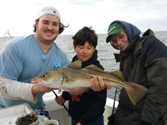 CAPTAIN SAM AND CREW LIMITED OUT WITHIN HOURS ON THEIR GROUND FISH CHARTER!