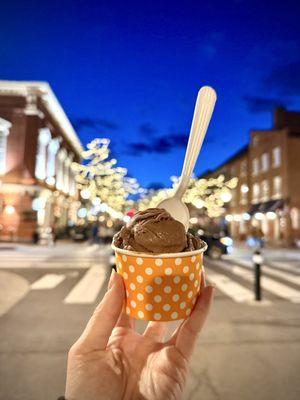 Chocolate scoop