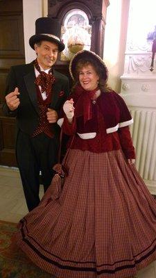 Old Fashioned Carolers