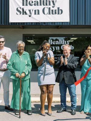 Healthy Skyn Club ribbon cutting