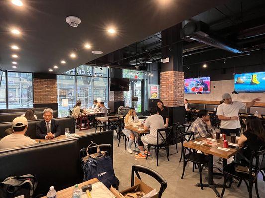 bb.q Chicken Midtown