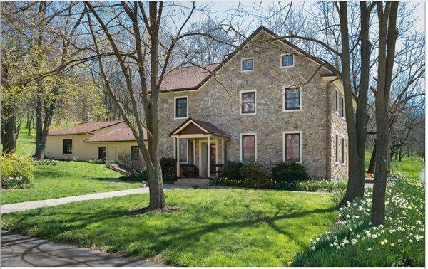 Ridgewood Winery on Daffodil Hill Farm