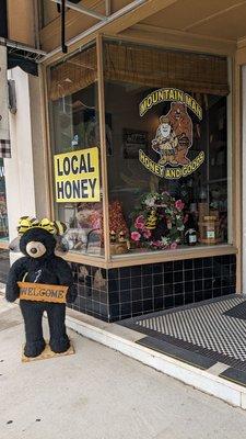 The front of Mountain Man Honey.