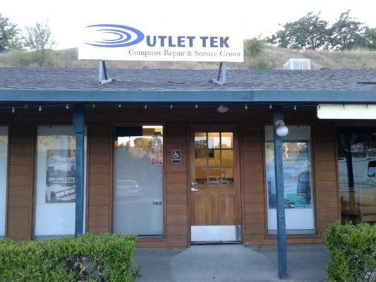 Outlet Tek