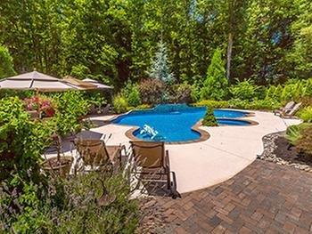 Eaise Design & Landscaping