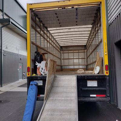 Finish unloaded truck