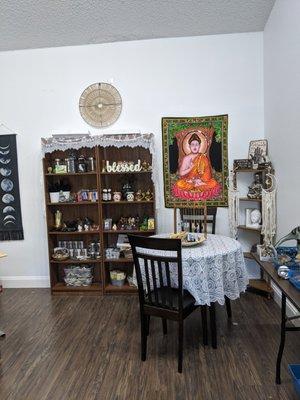 Come on in for a private reading. Or they can be done via phone, Zoom, Facetime.
Appointments needed.
$50.00