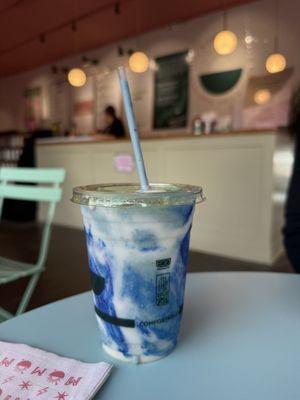 Cloudy coconut smoothie