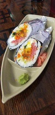 Had the sushi burrito. It was incredible. Highly recommend!