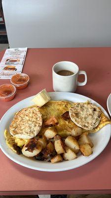 Deliciousness: farmers omelette, home fries, English muffin, and a hot coffee. Hot sauce! Yummy :))