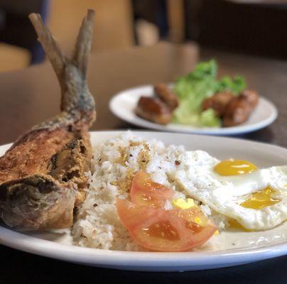 Fried milk fish, eggs and longanisa