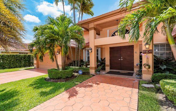 Listed 8904 Sw 69 street