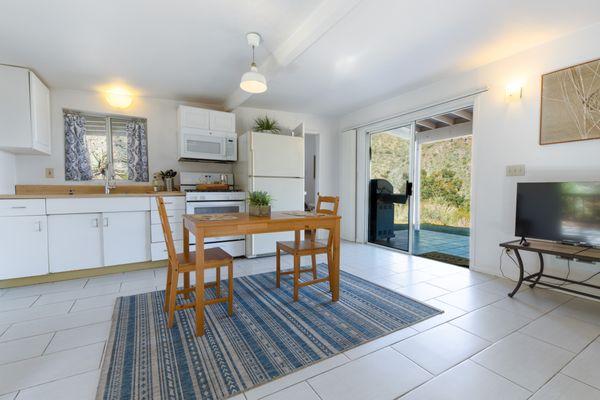 Hidden Passage Athena Guest Cottage  HiddenPassageGuestRanch.com