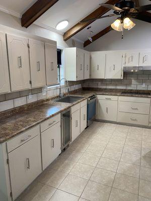 M & R Custom Bathroom And Remodeling