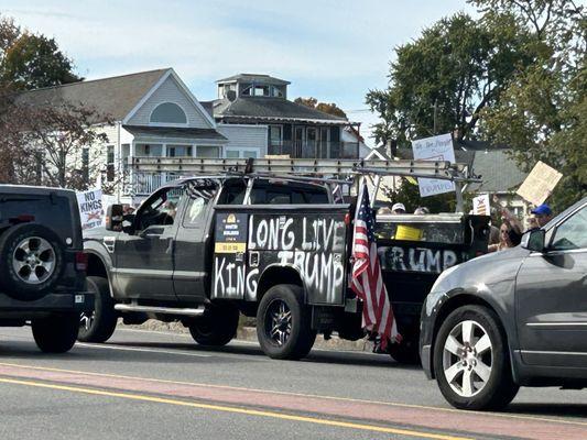 Mastri Builders disrupting the No Kings Rally 10/18/25