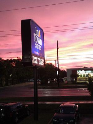 InTown Suites Extended Stay Austin TX - North Lamar