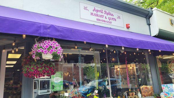 April Robin Florist & Gift