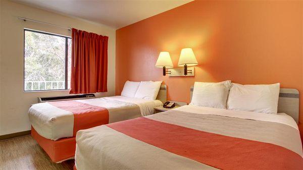 Motel 6-Des Moines IA - North